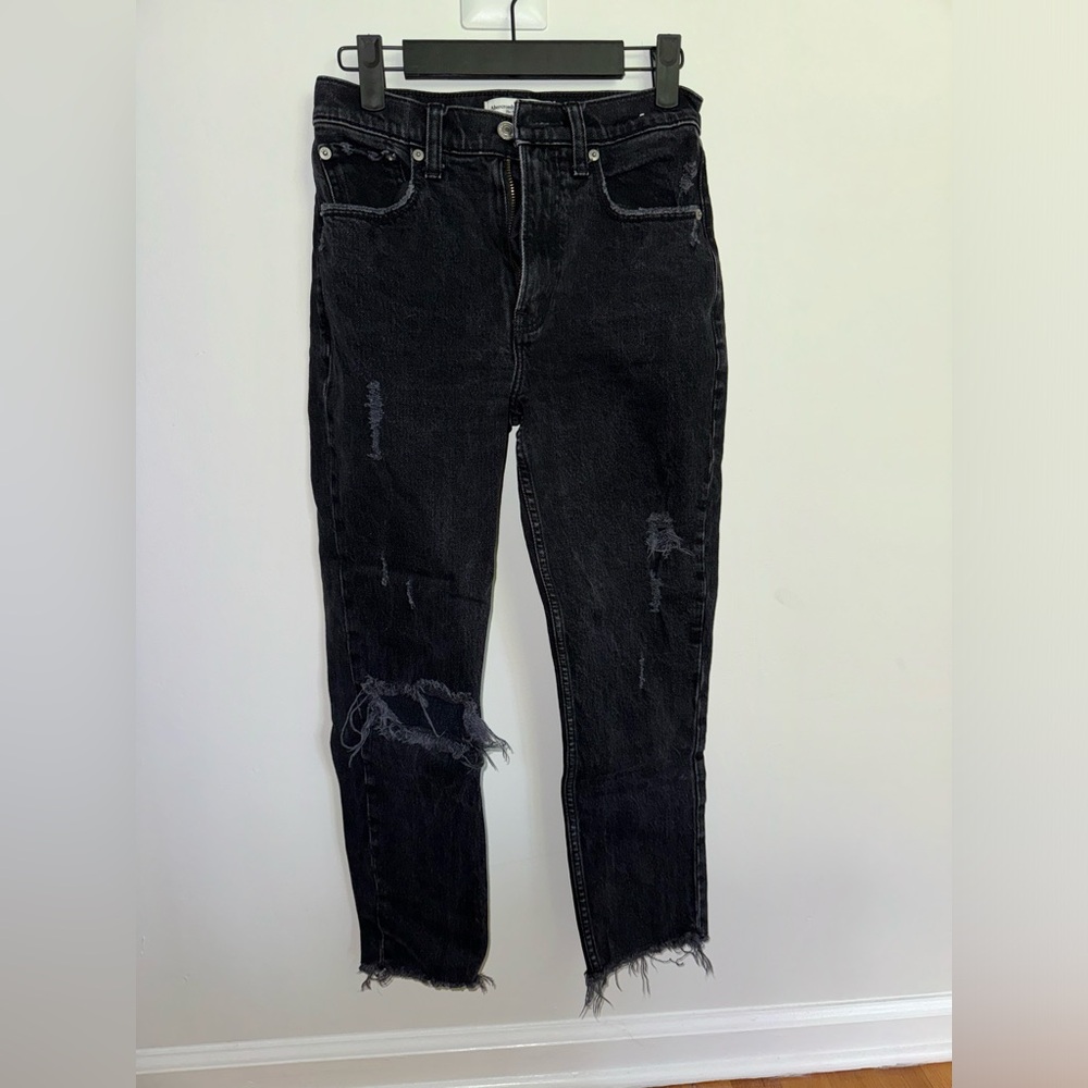 Abercrombie The Mom high rise Jean
